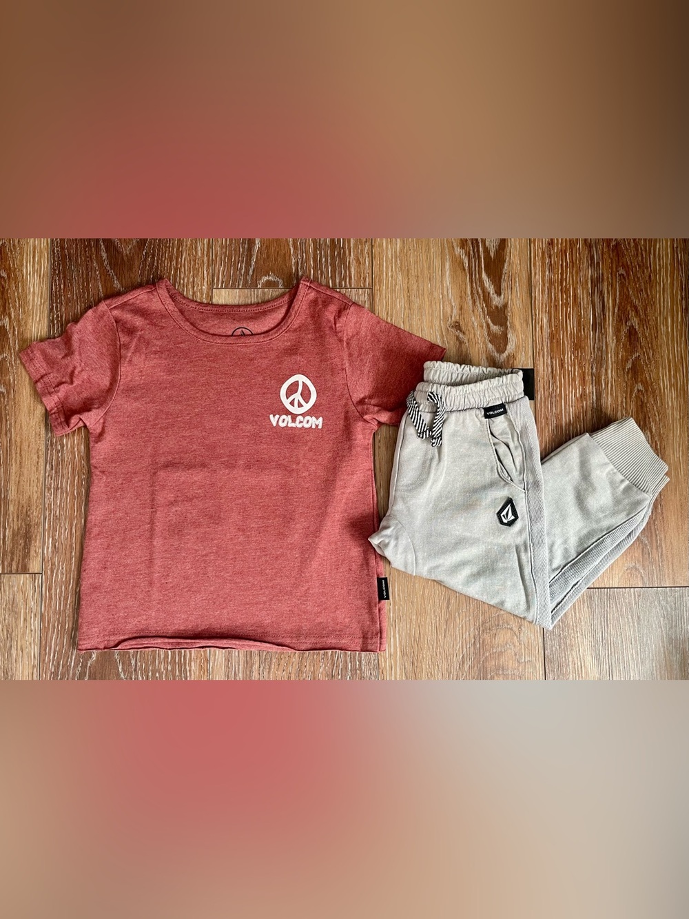 Toddler Boys Volcom Graphic Tee & Jogger Set Size 3T